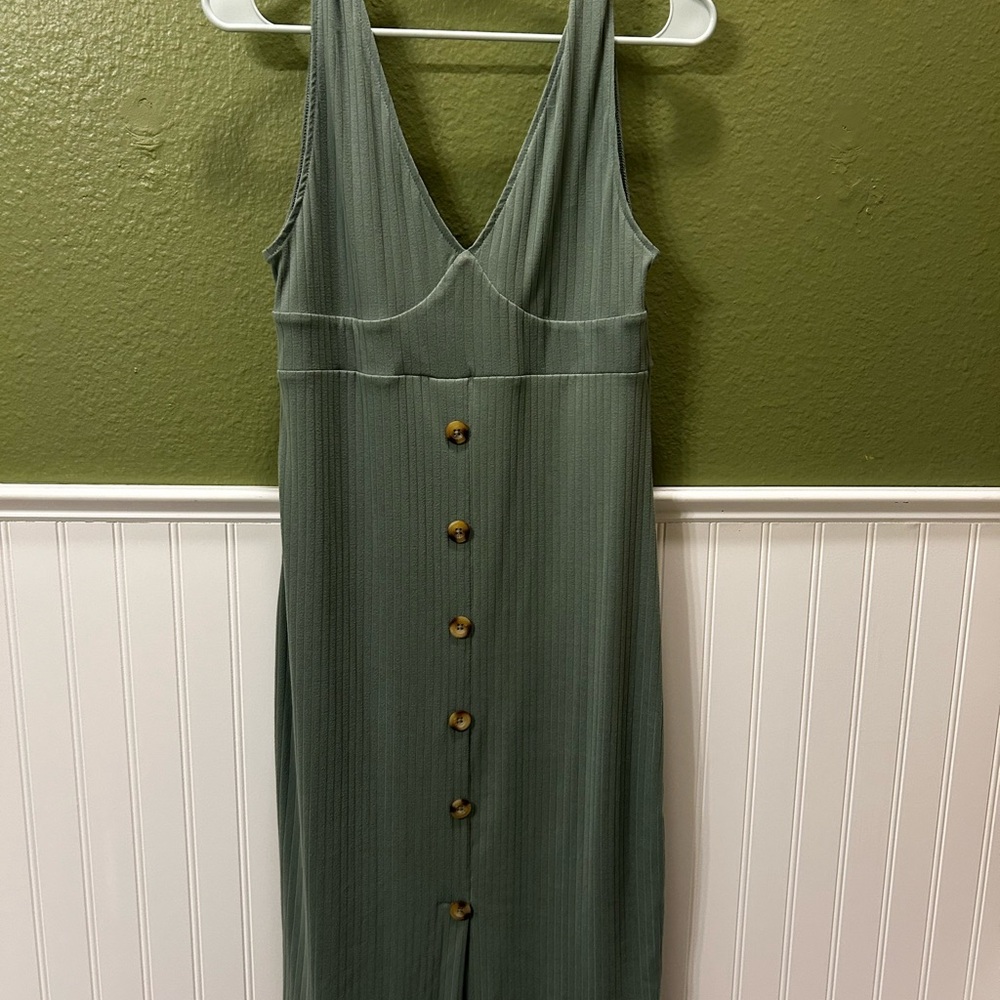 Elegant Green Sleeveless Dress